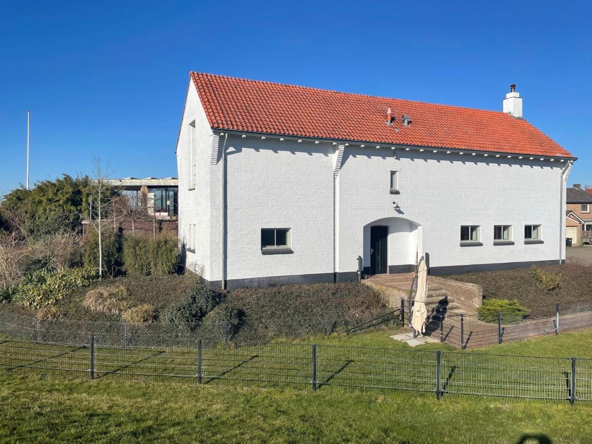 B&B Pompgebouw Aan De Rijn Tolkamer Exterior foto